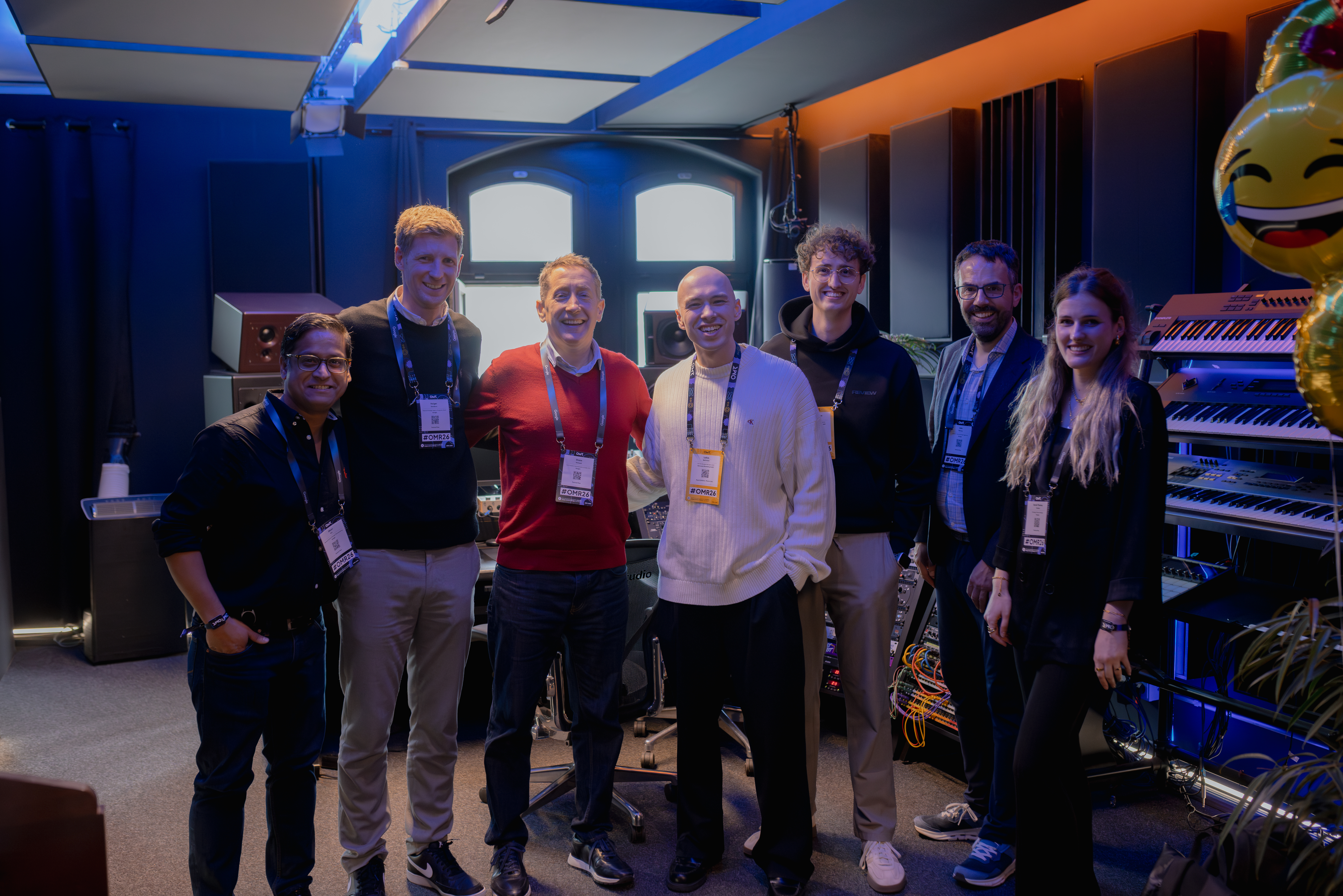 Lukas Maria Beilmann mit Shane Holland, VP Central und Eastern Europe bei Google, auf der OMR26